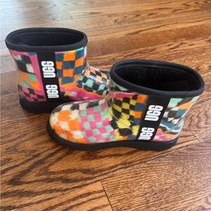 Girls classic mini checkered waterproof uggs